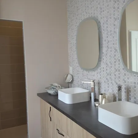 Oda ve Kahvaltı L'acacia 3*